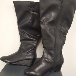 BLACK Knee High X-Wide Calf Boots - Size 8W